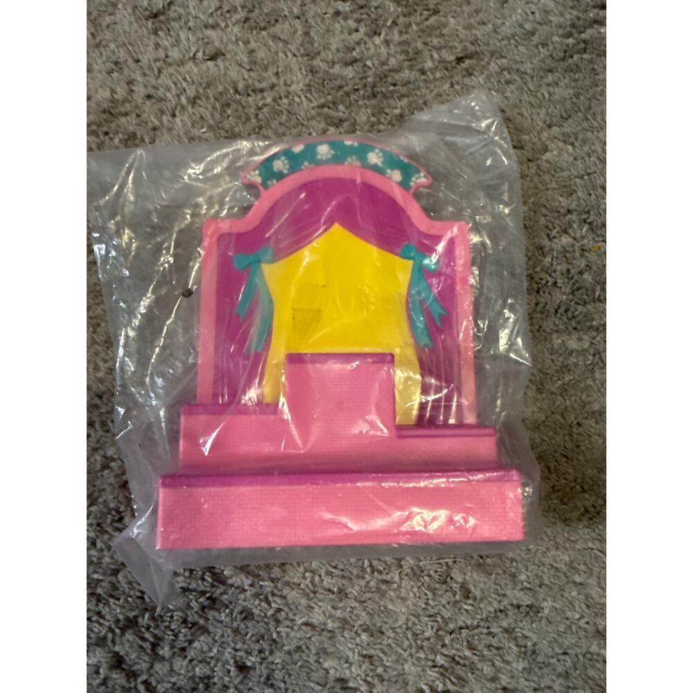 1993 vintage puppy in my pocket display podium